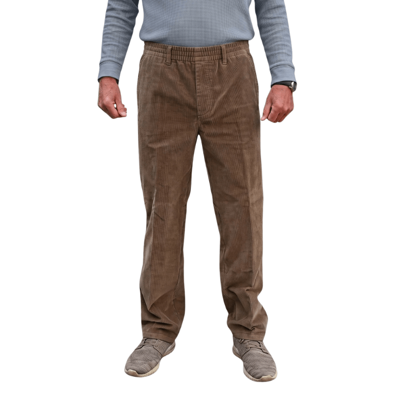 Pantaloni in velluto a coste marroni con elastico in vita e passanti, mostrati frontalmente su una persona