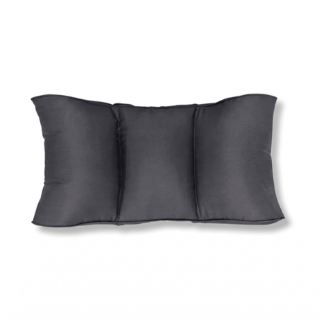Cuscino lombare grigio in fibra naturale, vista frontale, diviso in tre camere per un supporto uniforme