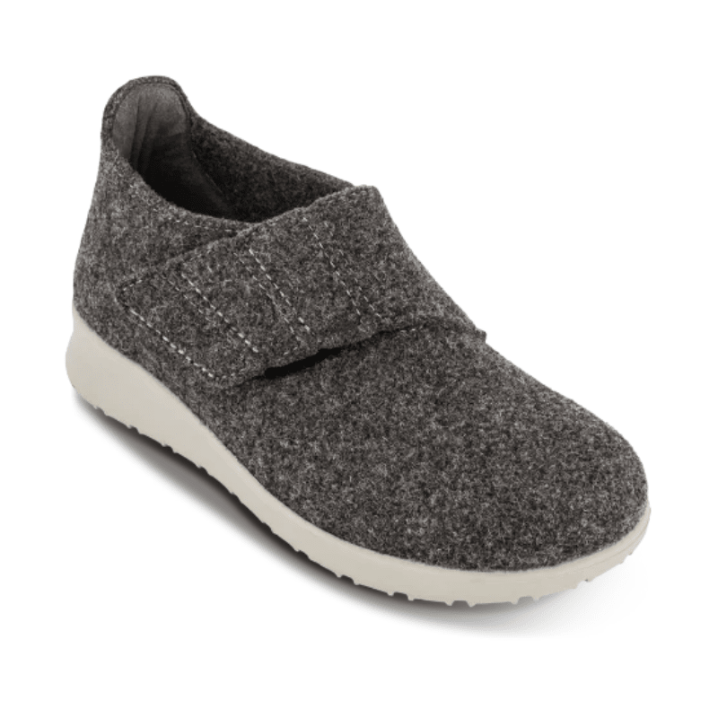 Pantofola New Feet da donna grigio antracite in lana con velcro, vista frontale angolata sulla texture