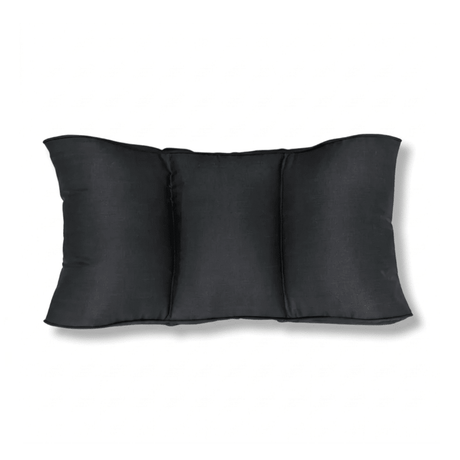 Cuscino lombare nero in fibra naturale, vista frontale, con tre scomparti per un supporto uniforme