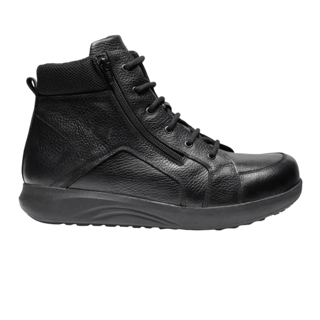 Stivaletto New Feet nero da uomo in pelle liscia, vista laterale, con lacci e cerniera